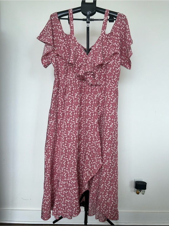 BloomChic Dresses & Skirts - Bloomchic | Floral Ruffle Cold-Shoulder Midi Dress in Dusty Rose